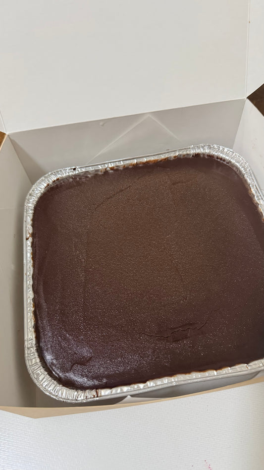 Gooey ganache cake pan