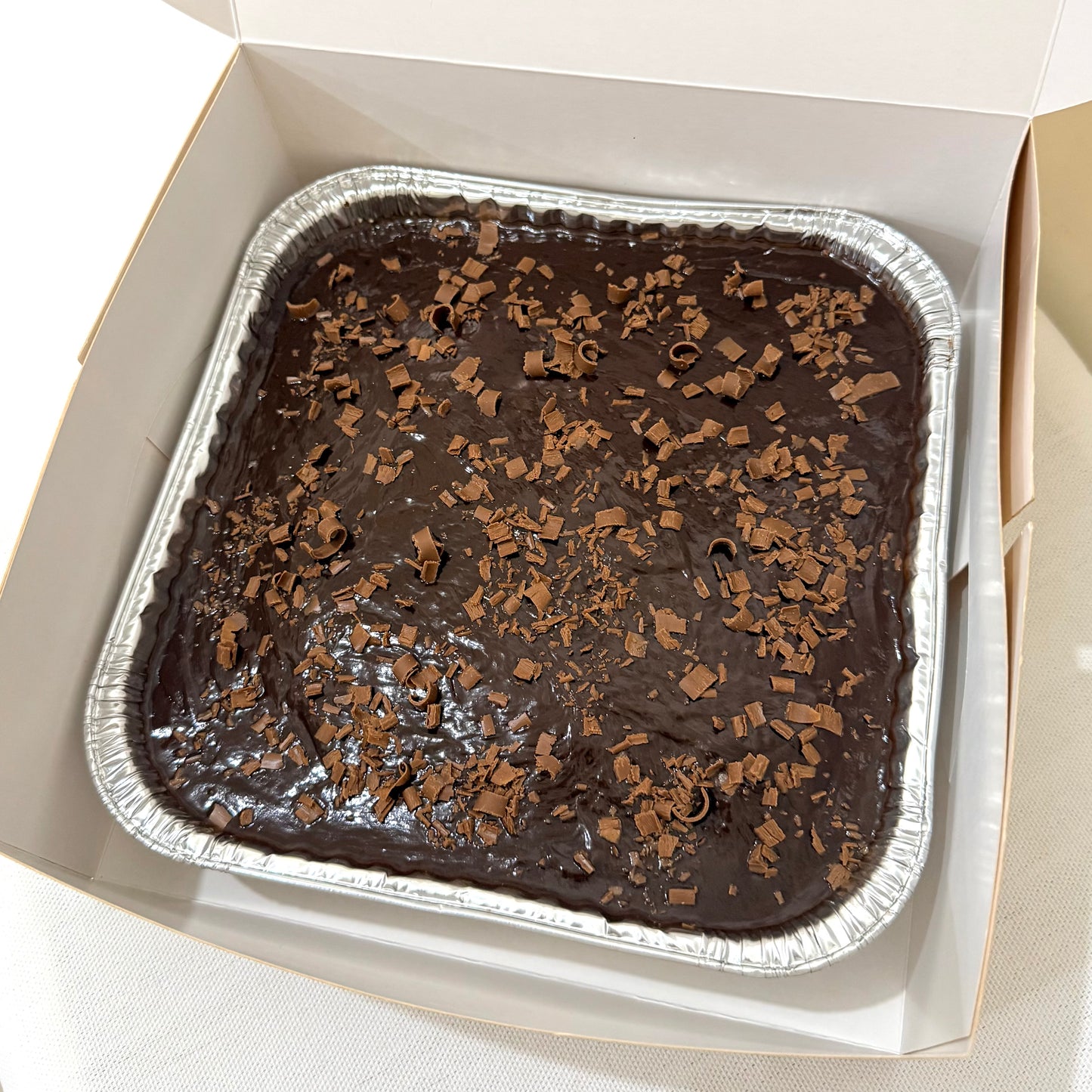 Gooey ganache cake pan